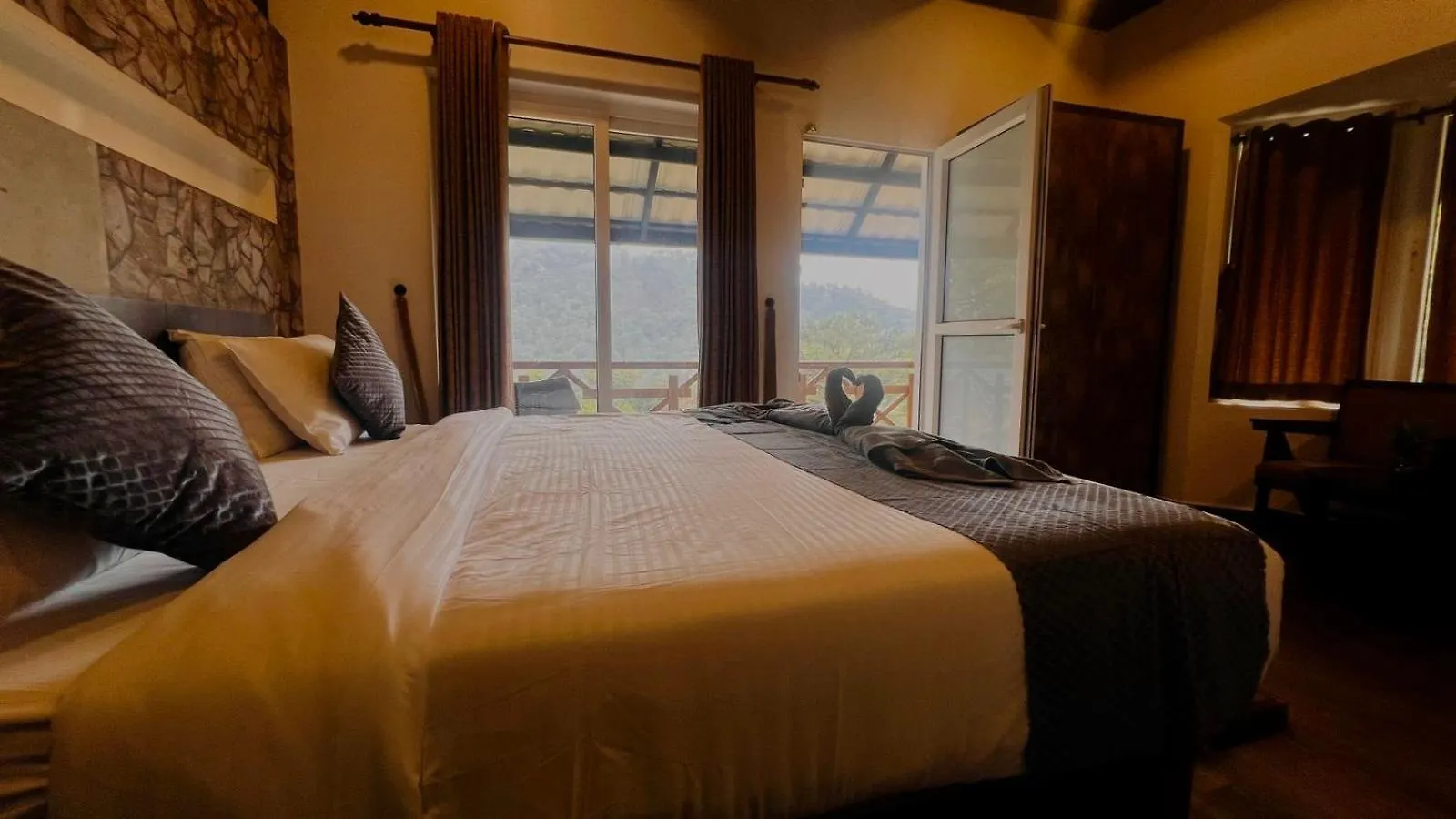 The Raarees Resort - A Hidden Resort In Munnar Indien